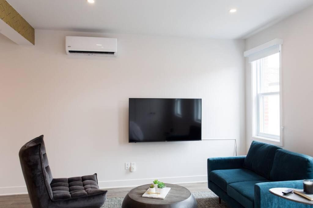 Live Like A Local In This Superb Loft By Den Stays مونتريال المظهر الخارجي الصورة
